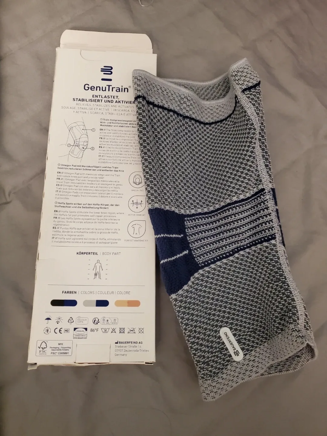 #Cleanout Bauerfeind GenuTrain Knee Support - Size 3 image indicator(2)