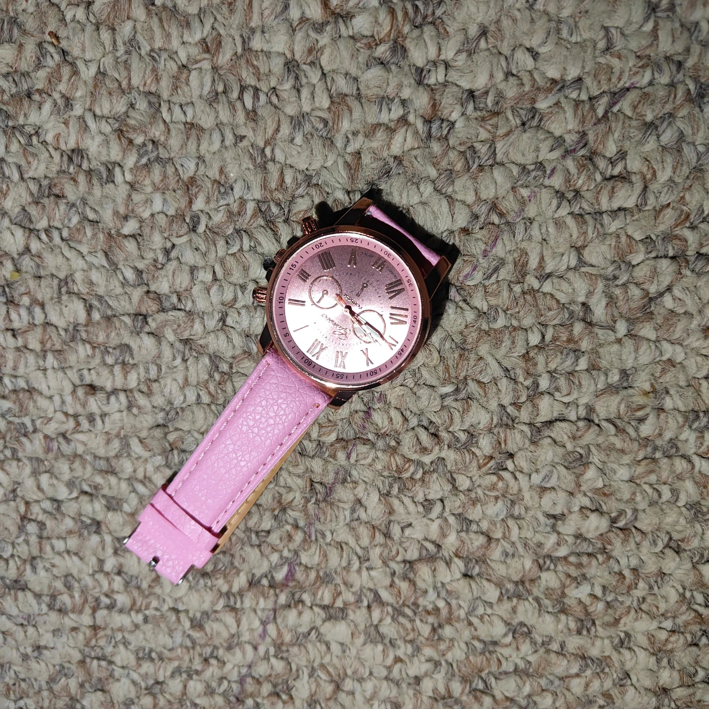 Pink Fashion Watch - photo 3