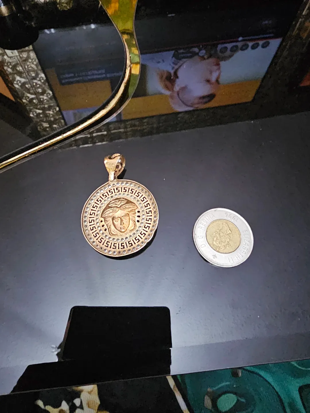 Versace Medusa Gold Pendant image indicator(3)