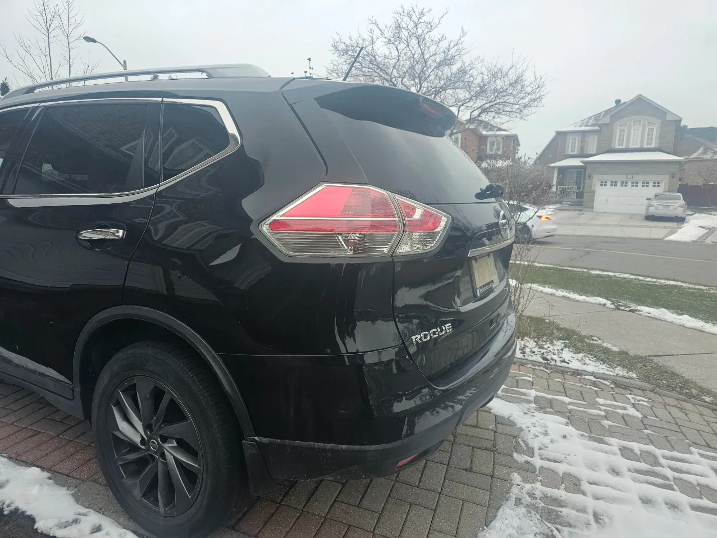 2016 Nissan Rogue SUV - Black image indicator(3)