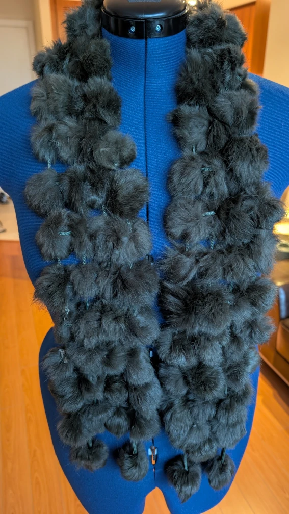 Luxurious Fur Pom Pom Scarf dark olive green color - photo 2