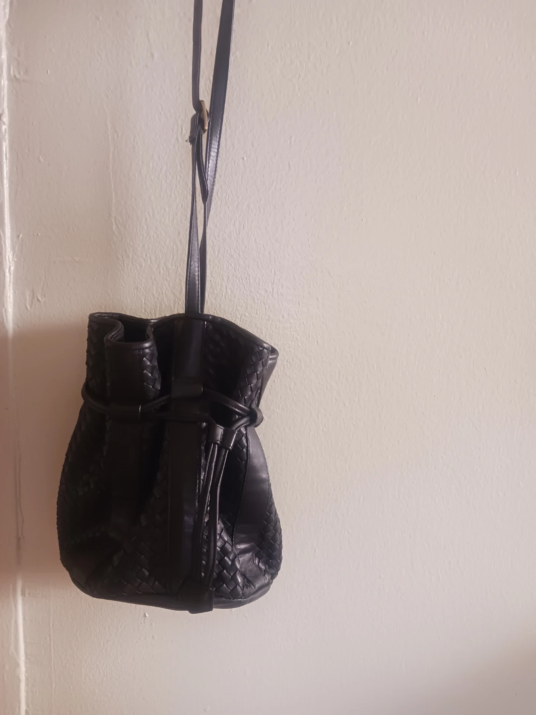 Etienne Aigner Black Leather Bucket Bag - photo 4