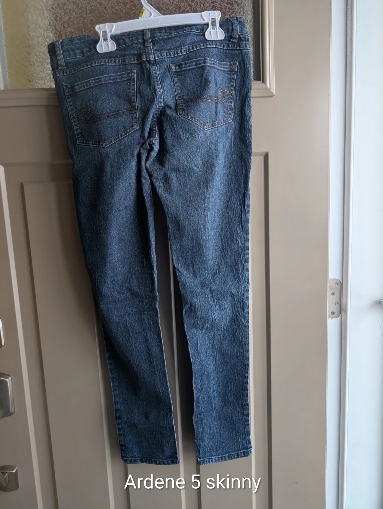 Womens sz 5 jeans $10 each - photo 4