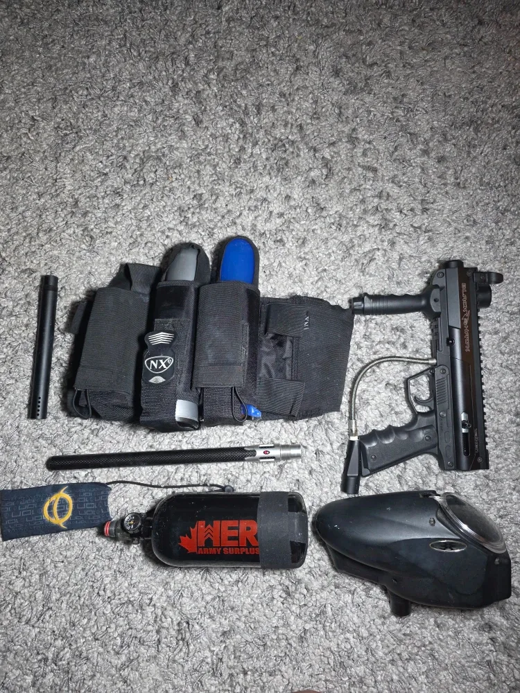 Paint ball black Hawk In great condition