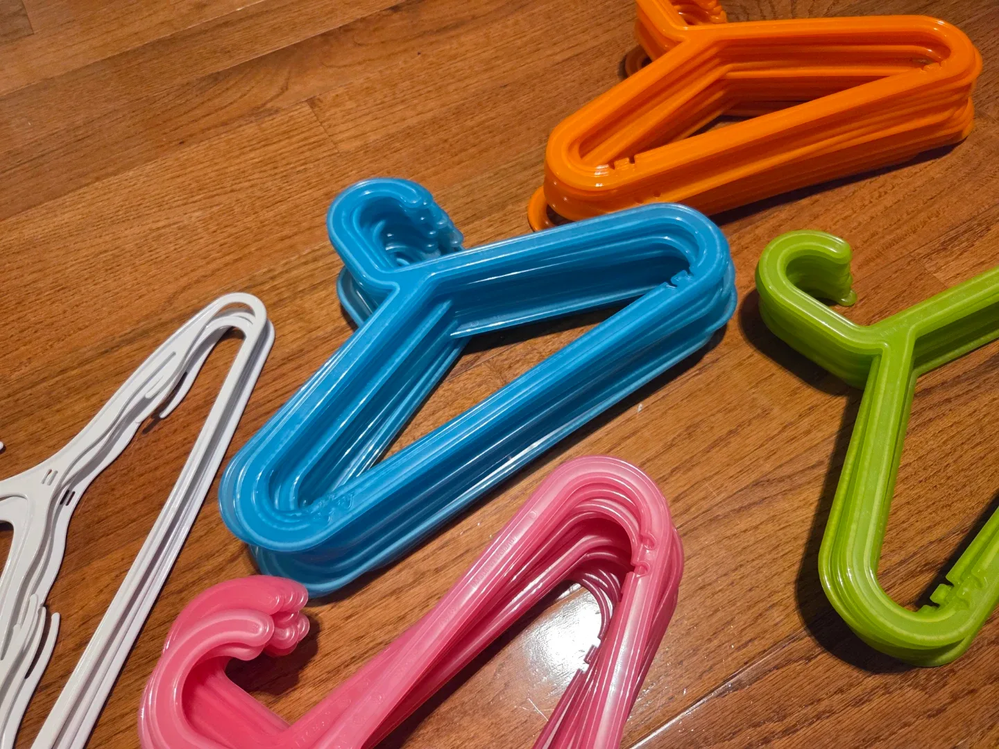 Ikea kids' clothes hangers (58+4 non Ikea hangers) image indicator(2)