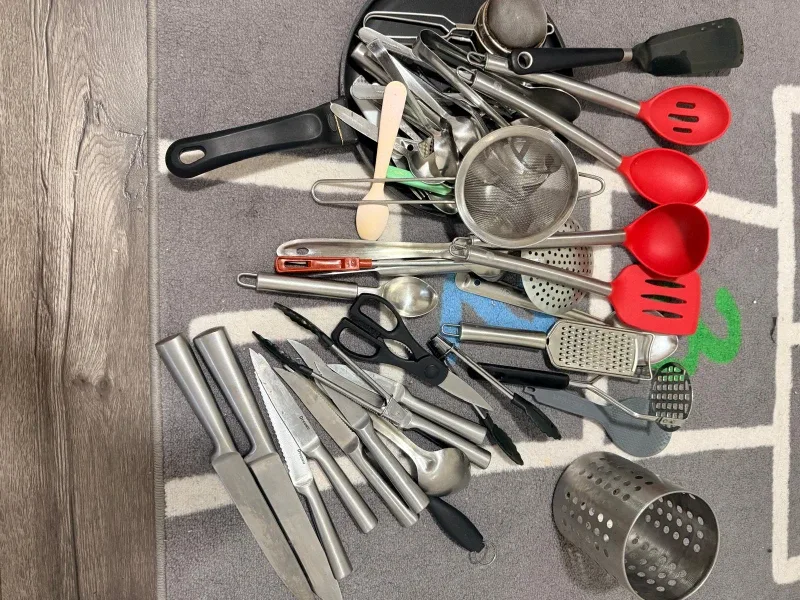 Mixed Lot of Kitchenware image indicator(4)