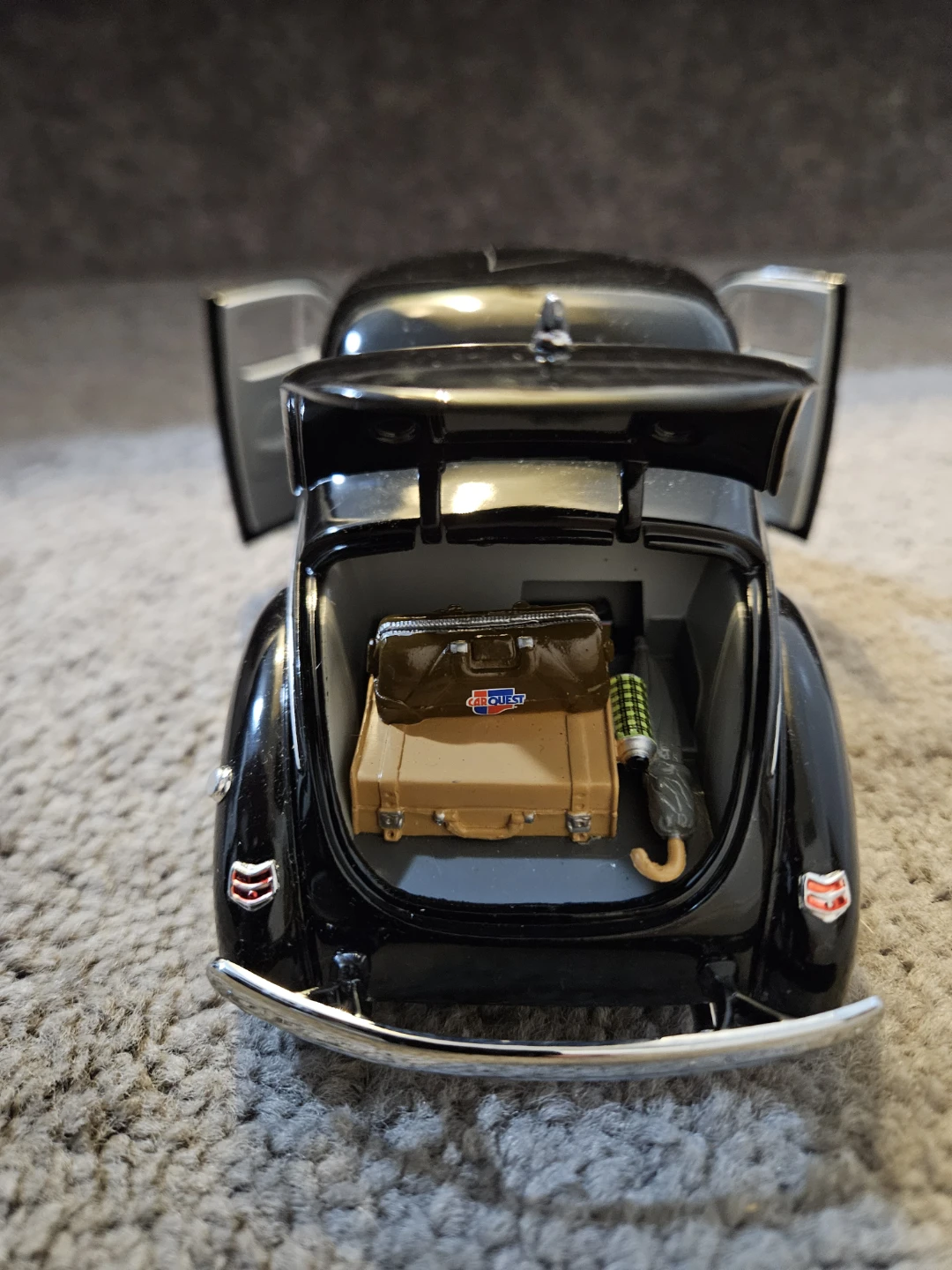 1940 Ford Deluxe Coupe Diecast Model Car - photo 3