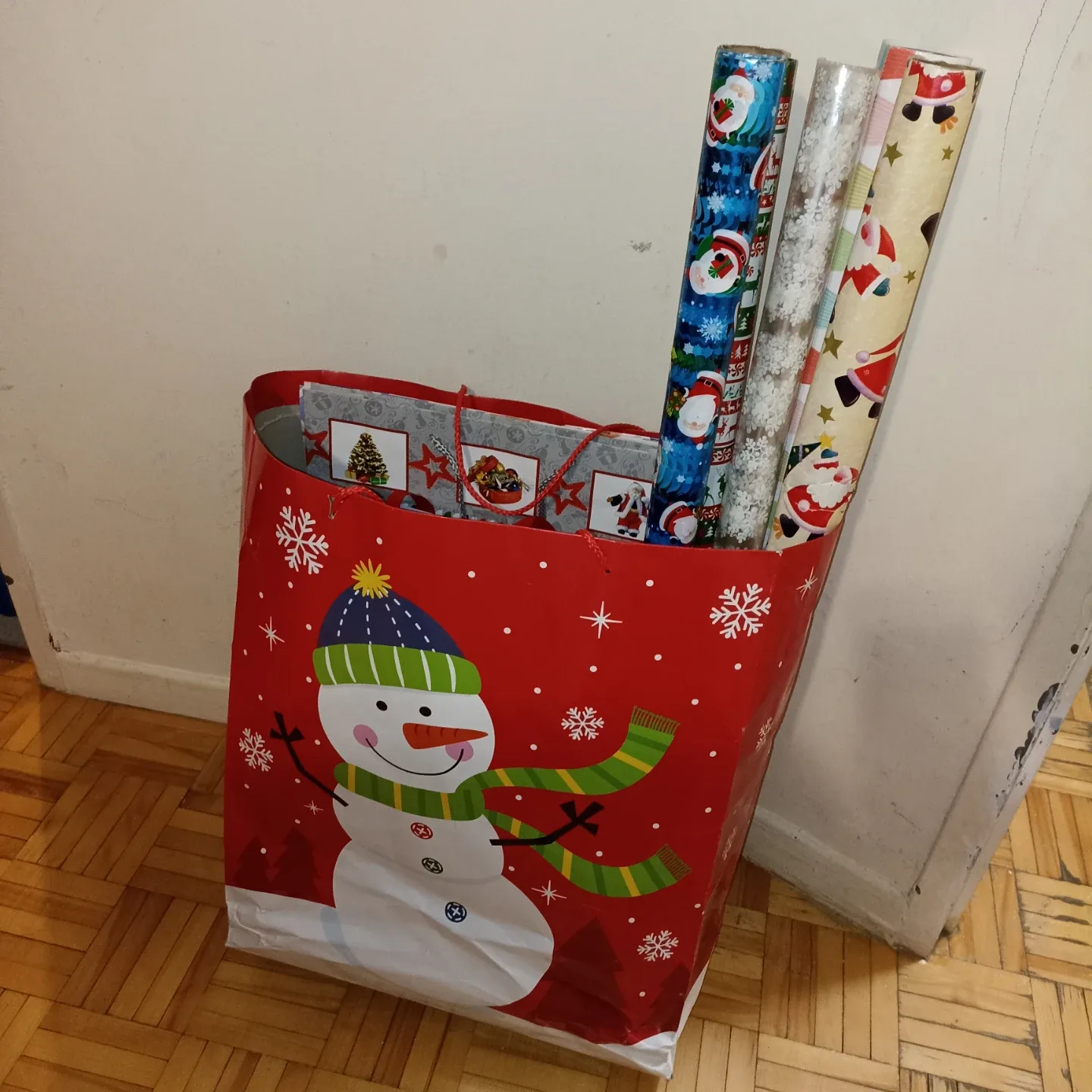 ‼️Free‼️Gift wrapping paper and gift bags