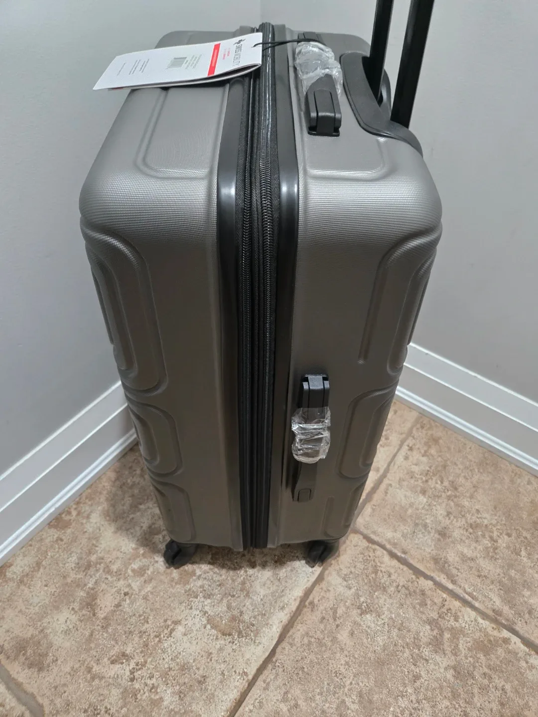 Medium Hardside Luggage - New! image indicator(5)
