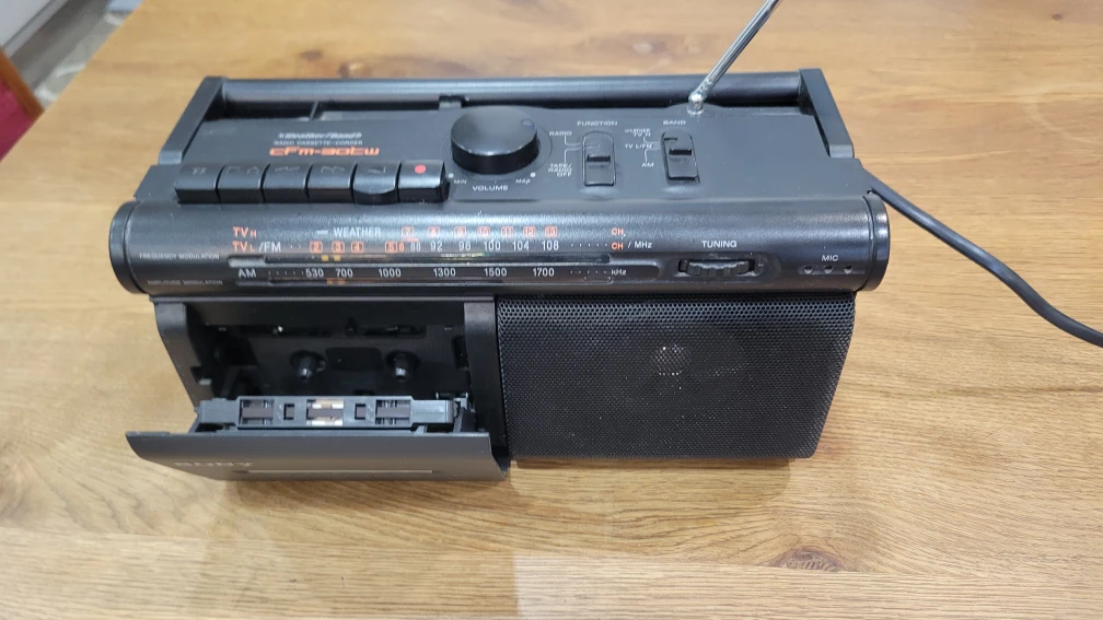 Sony CFM-30TW Radio Cassette-Corder - photo 2