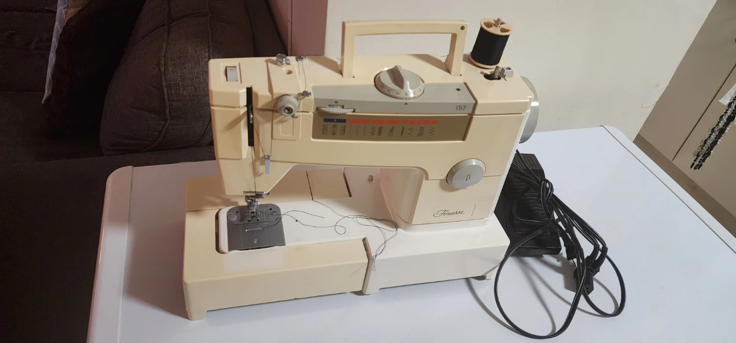 Finesse 157 Sewing Machine - photo 2