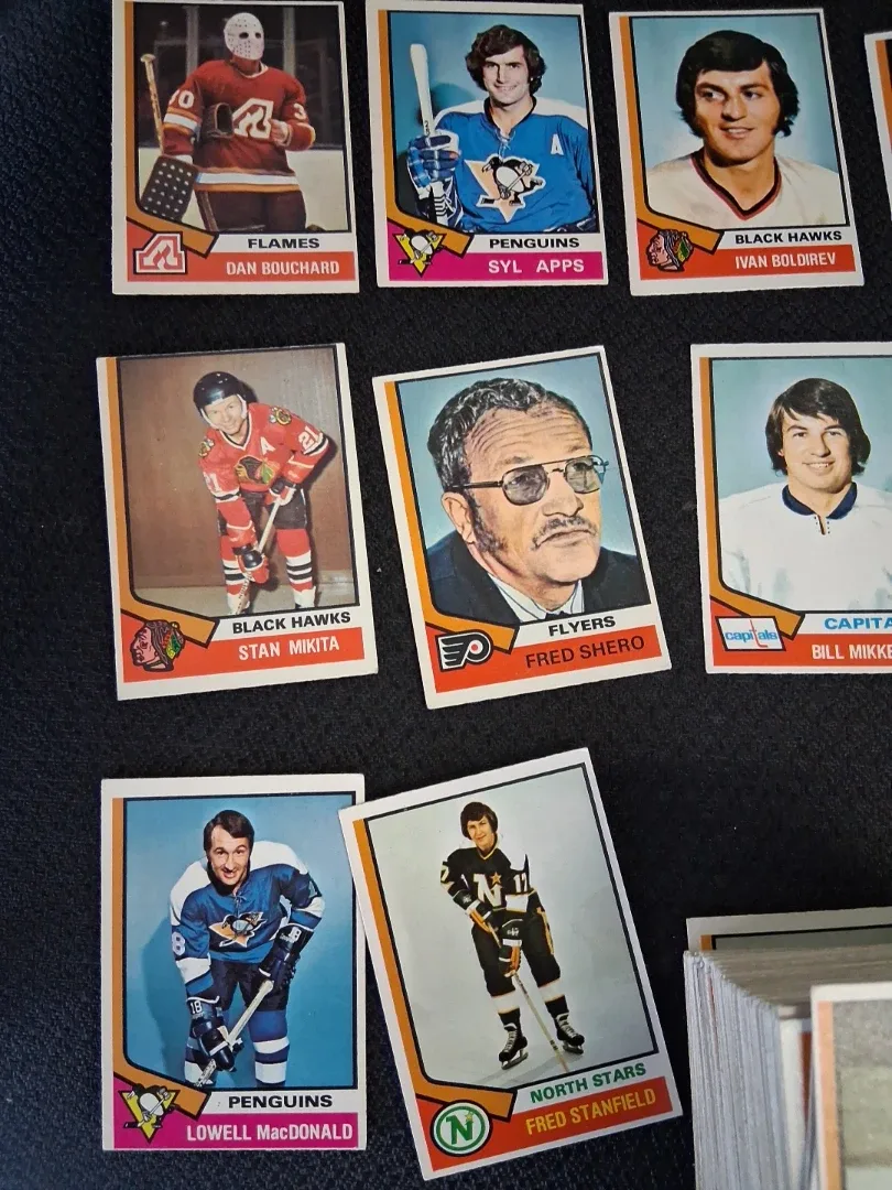 1974-75 opc hockey cards 200 cards image indicator(4)