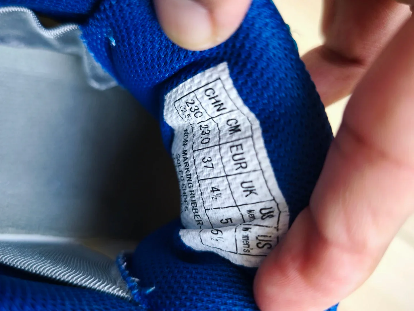 Yonex Badminton Shoes - US Size 6.5 image indicator(2)