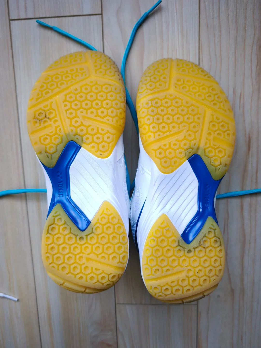 Yonex Badminton Shoes - US Size 6.5 image indicator(4)