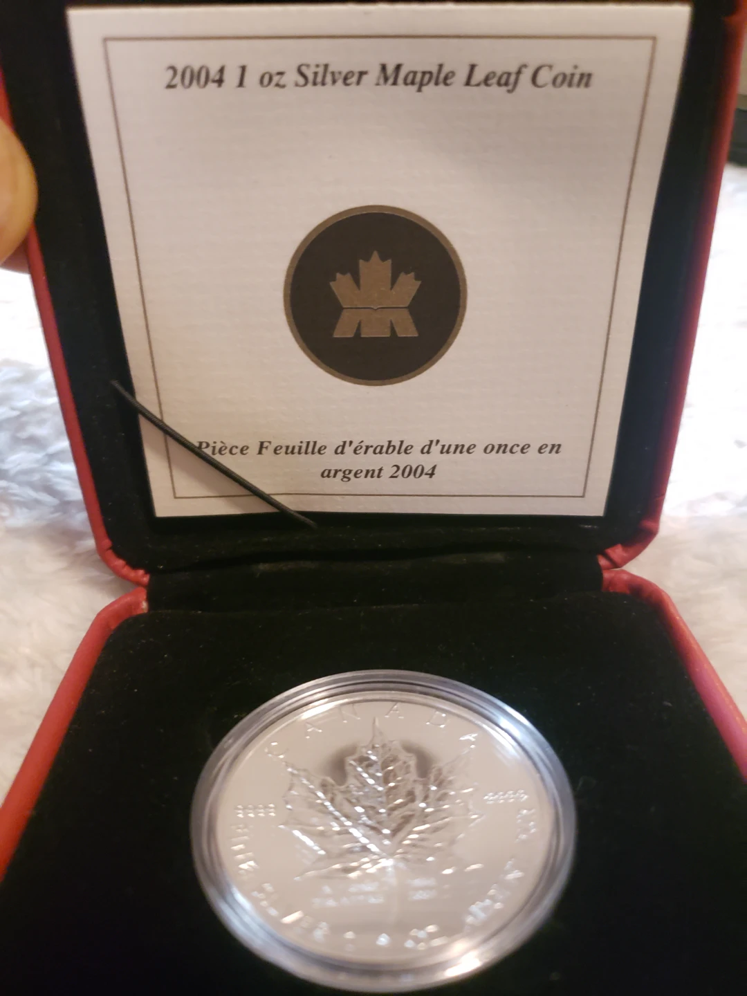Desjardins 2004 Silver Maple Leaf Coin - photo 3
