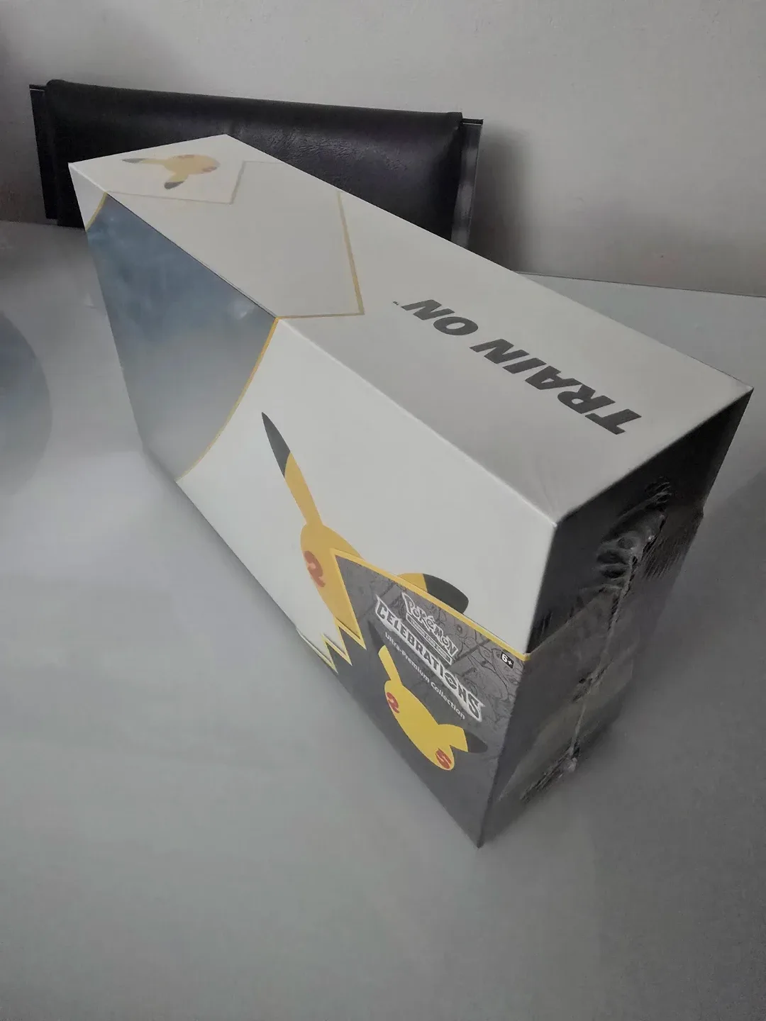 Pokémon Celebrations Ultra-Premium Collection Box