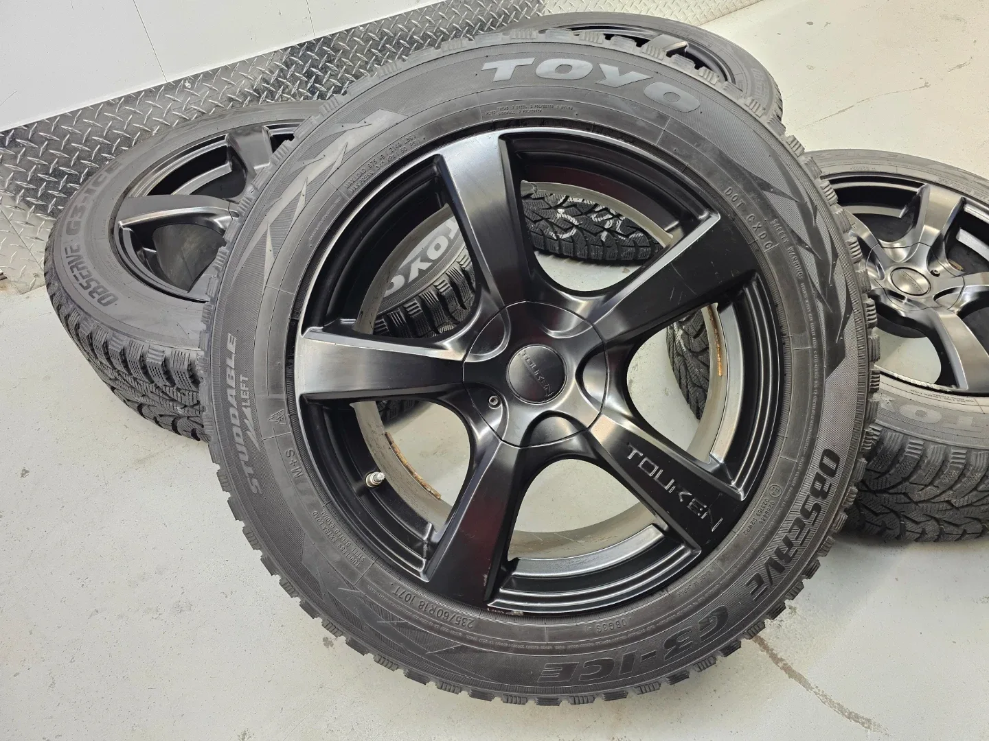 235/60 R18 WINTER TIRES ON ALLOY RIMS 5×120, 5×112