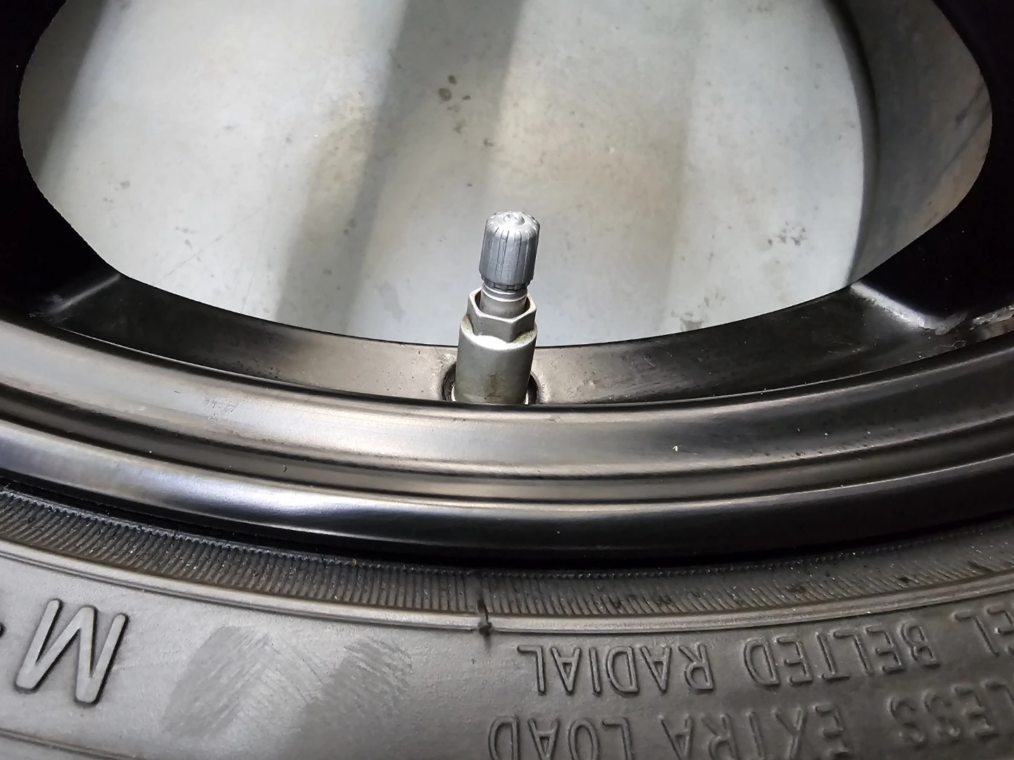 235/60 R18 WINTER TIRES ON ALLOY RIMS 5×120, 5×112 - photo 5