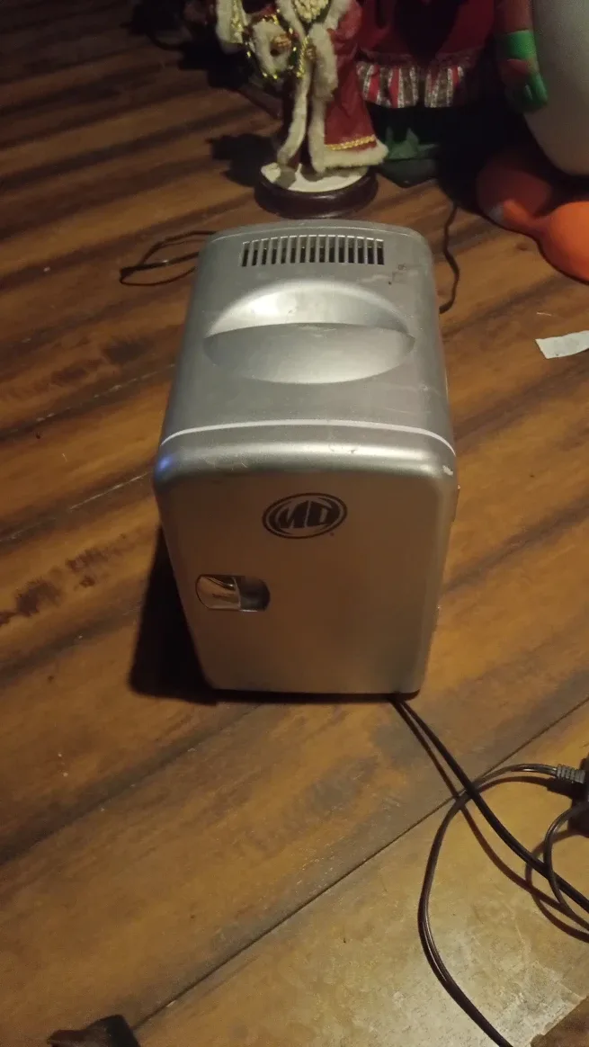 MD Silver Mini Fridge