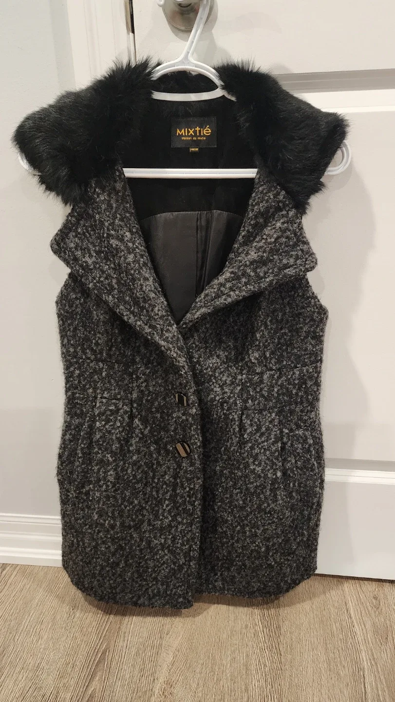 Mixtié Black/Grey Vest - Size 140/10 image indicator(2)