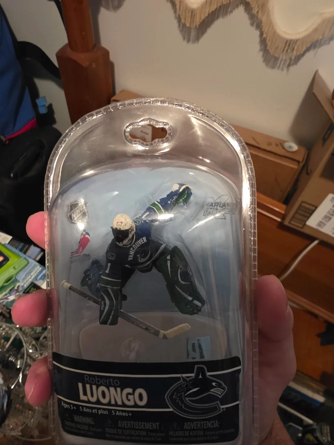 Roberto Luongo Figure (Ages 5+)