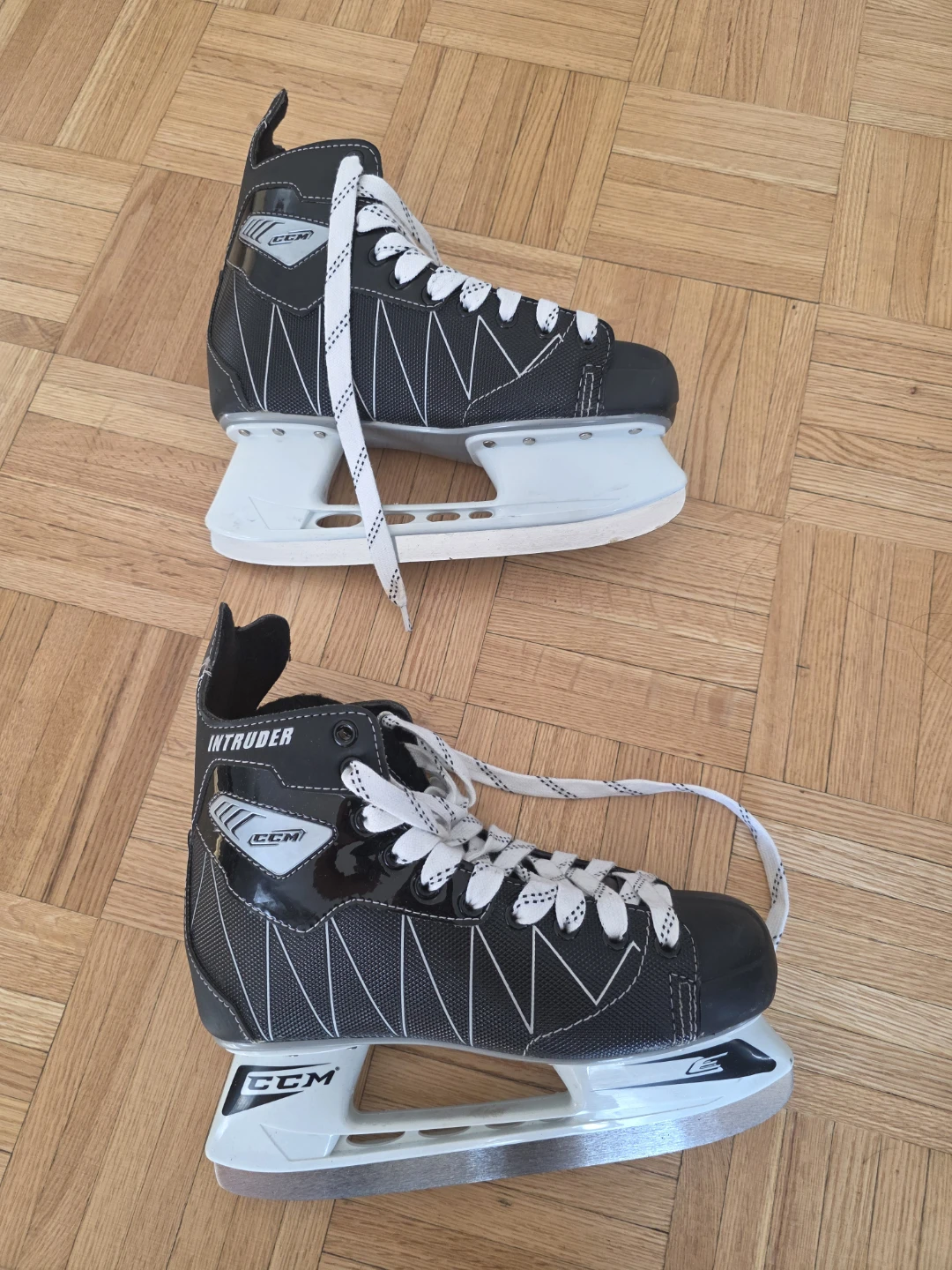 CCM Intruder Hockey Skates - Size 8 - photo 4