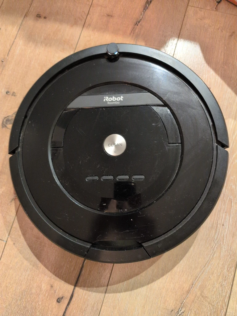 iRobot Roomba Vacuum - photo 3