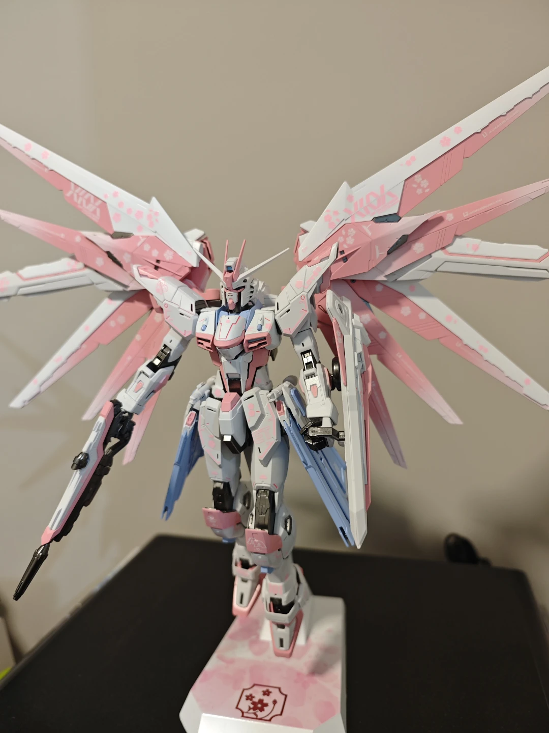 Gundam Model Kit - Custom painted Freedom Gundam - photo 3