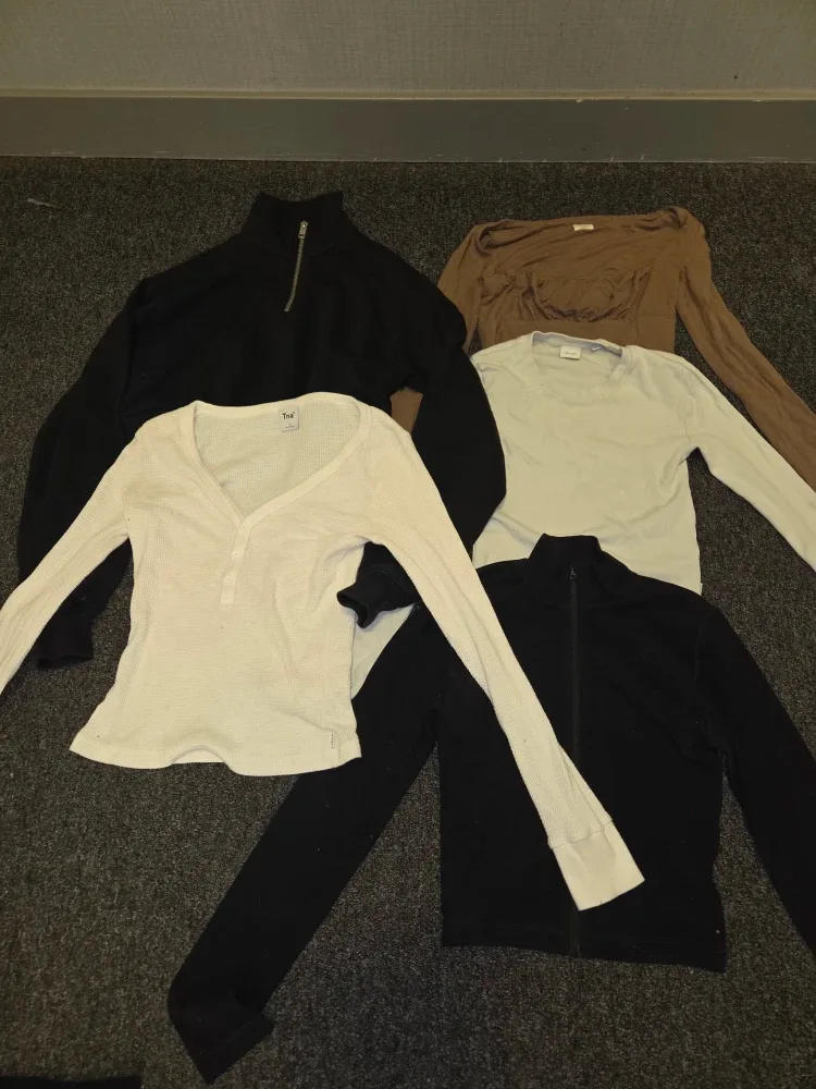 TNA & Wilfred Free Long Sleeve Tops - Size XS/S