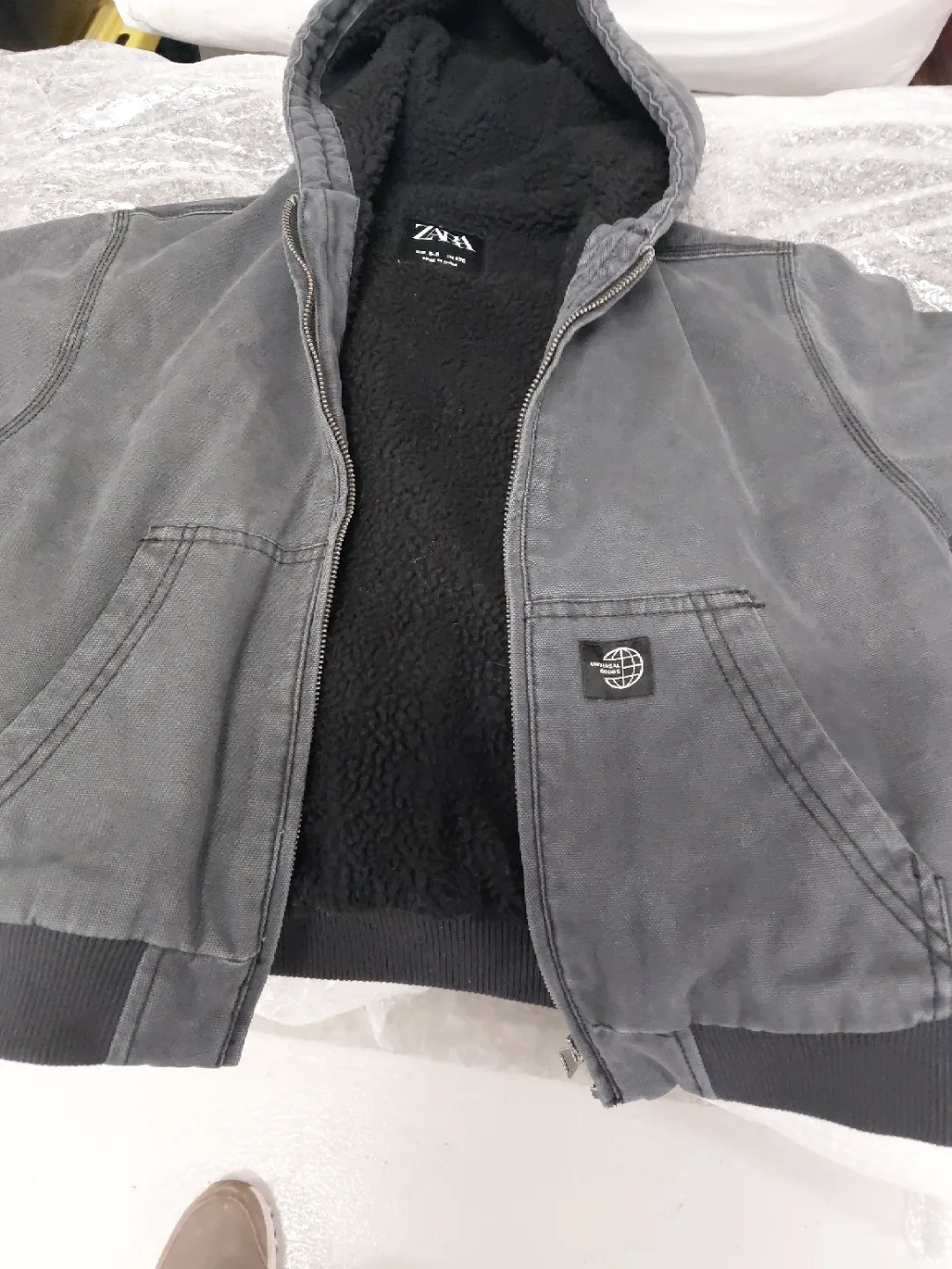 Zara Kids Grey Sherpa-Lined Hoodie, Size 8-9 image indicator(2)