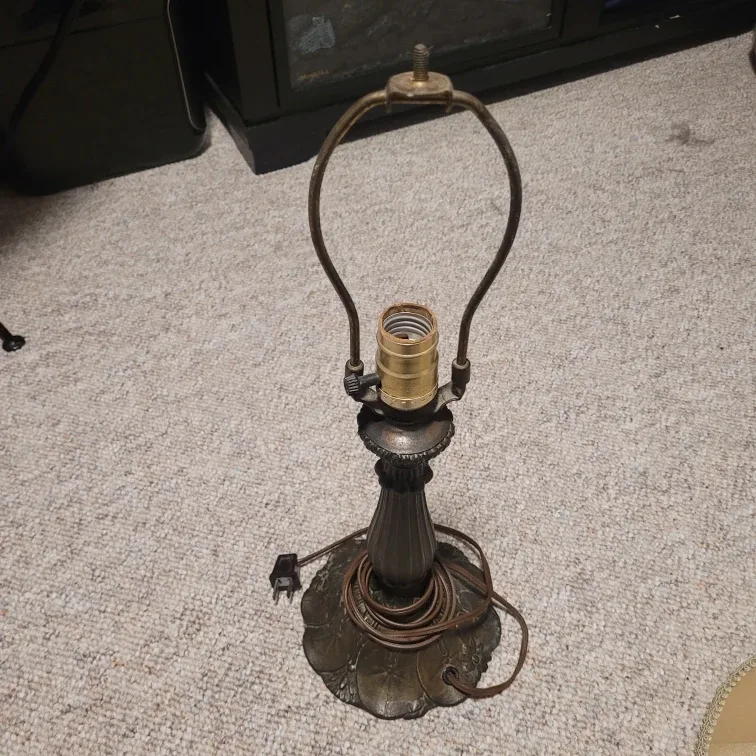 Tiffany Style Bronze Table Lamp