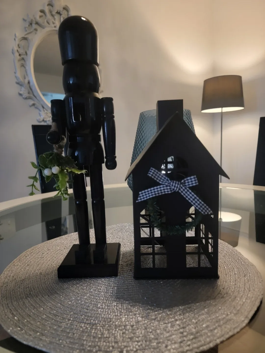 Black Nutcracker & House Decor image indicator(2)