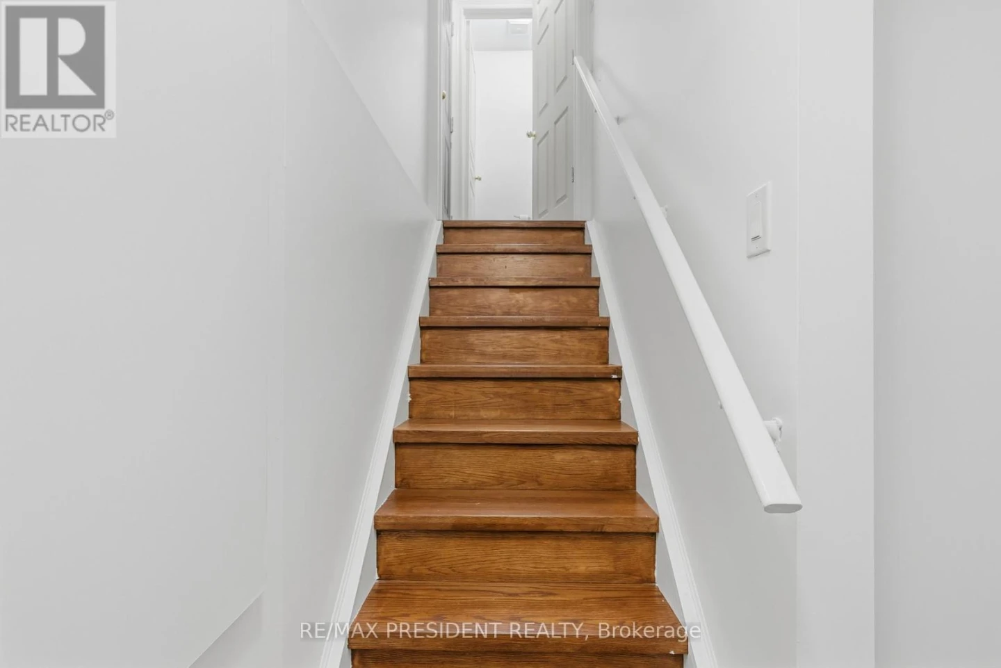 Basement for rent in a detached home - photo 2