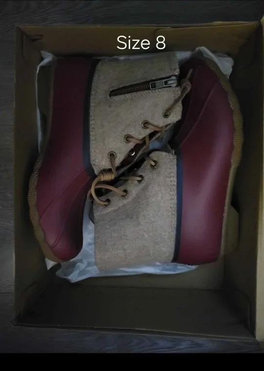 Sperry Saltwater Boots - Size 8 & 10.5 image indicator(3)