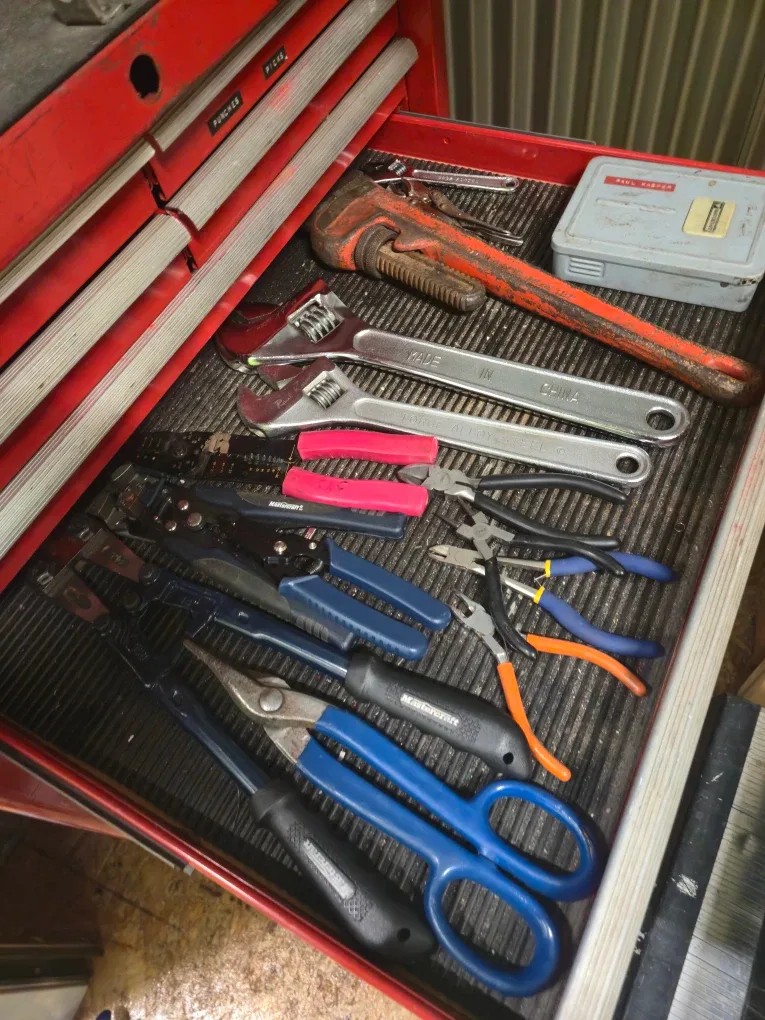 Beach Red Tool Chest with Tools image indicator(8)