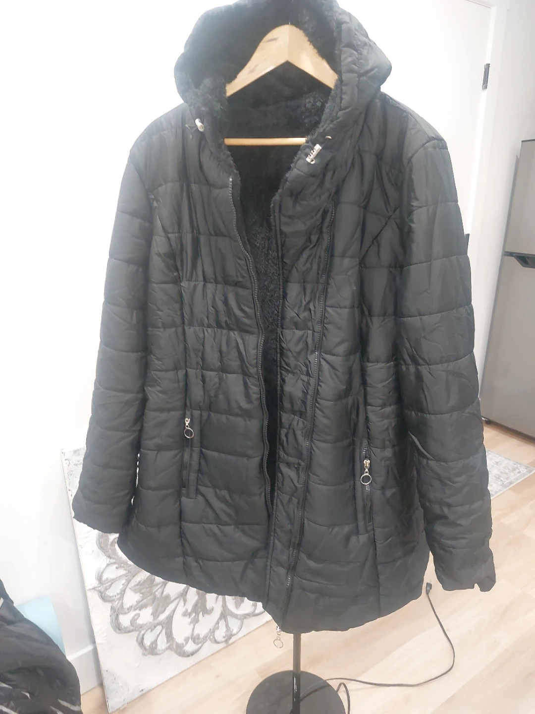 Black 🧡  Puffer Jacket - size large - photo 2