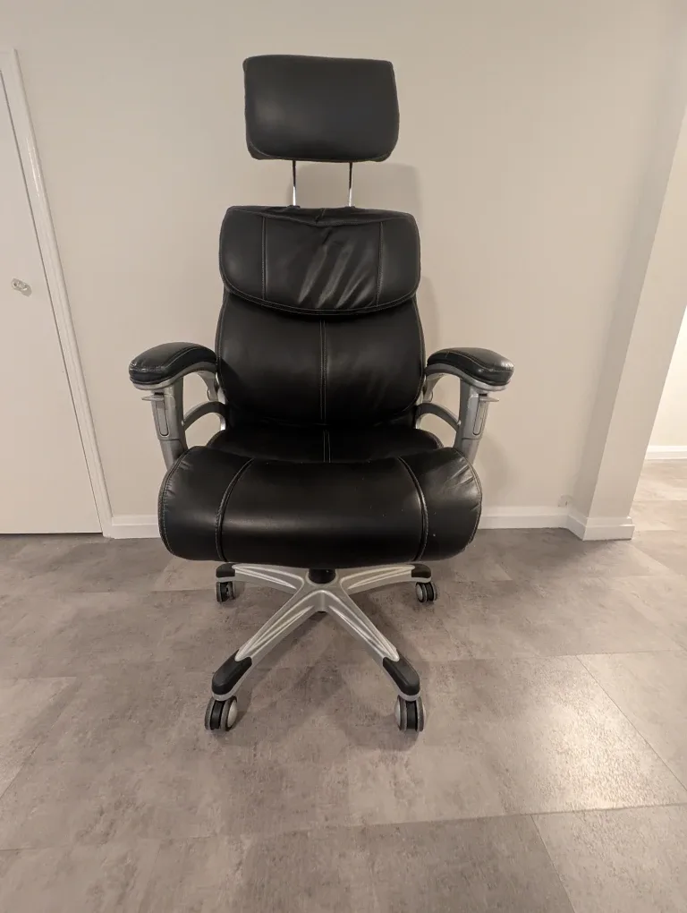Black Leather Executive Office Chair image indicator(5)