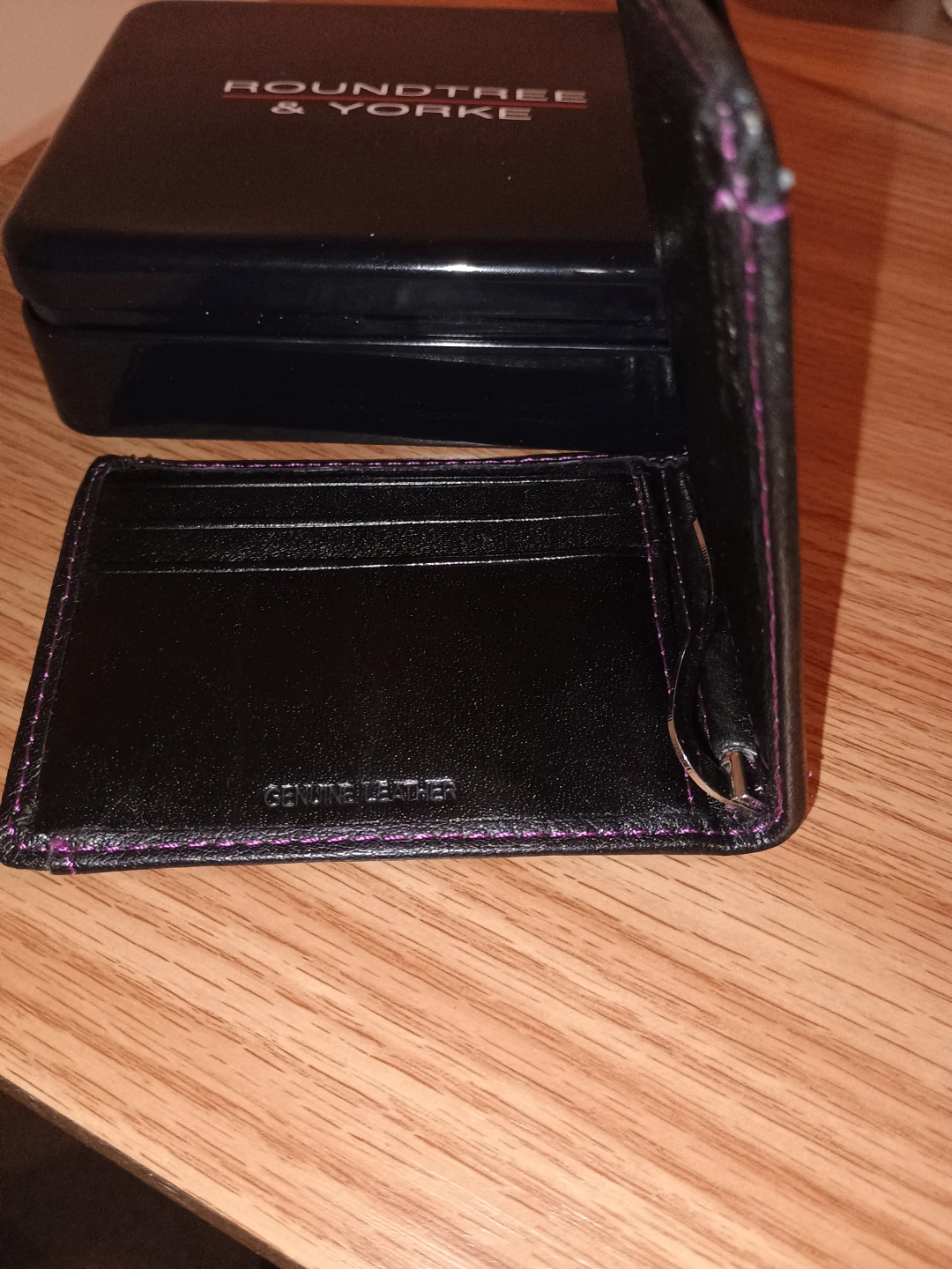 Roundtree & Yorke Black Leather Wallet with Clip