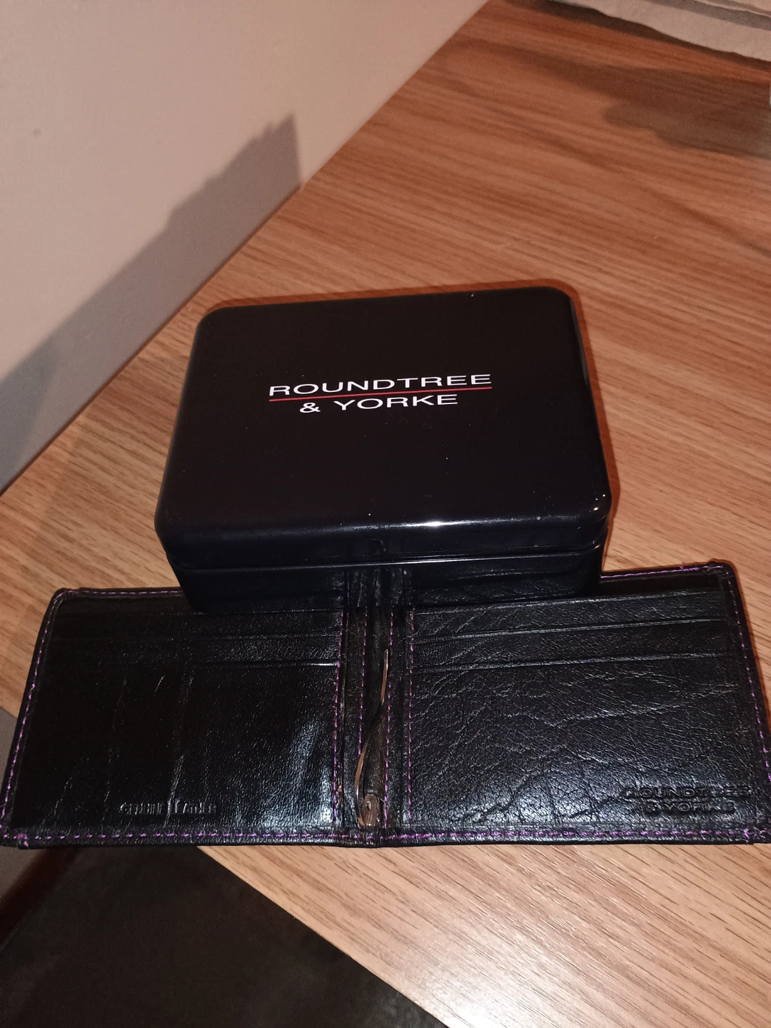 Roundtree & Yorke Black Leather Wallet with Clip - photo 2
