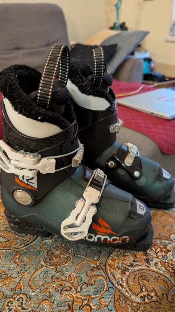 Salomon Ski Boots Size 235