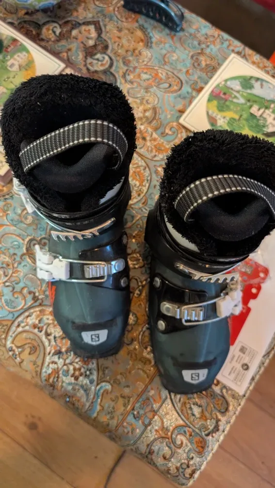 Salomon Ski Boots Size 235 image indicator(2)
