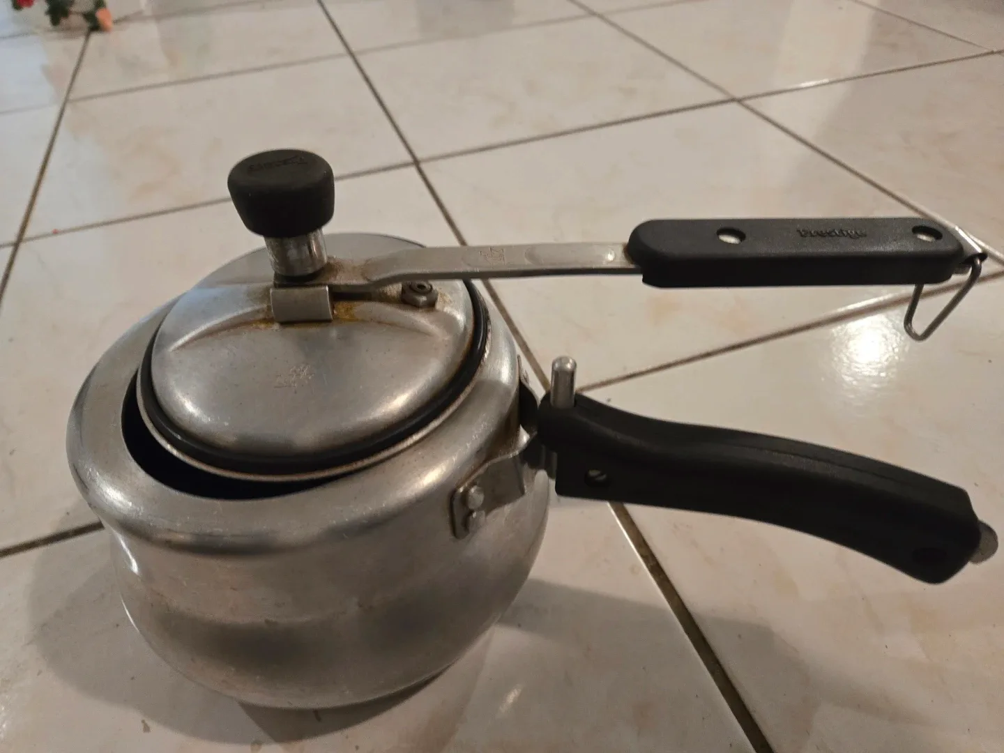 Prestige Pressure Cooker - 2.0 Litre