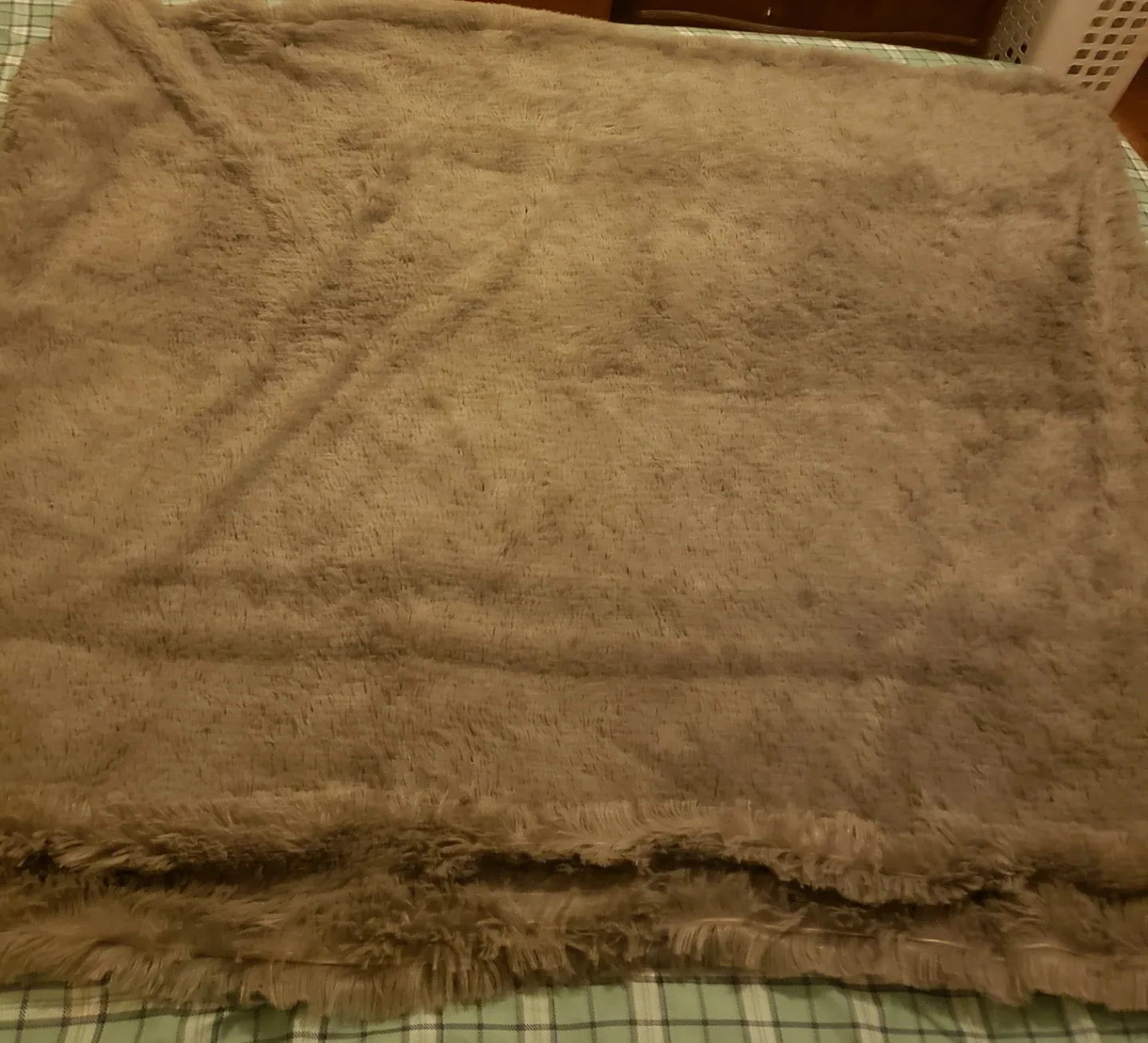 Fuzzy Throw Blanket - Brown