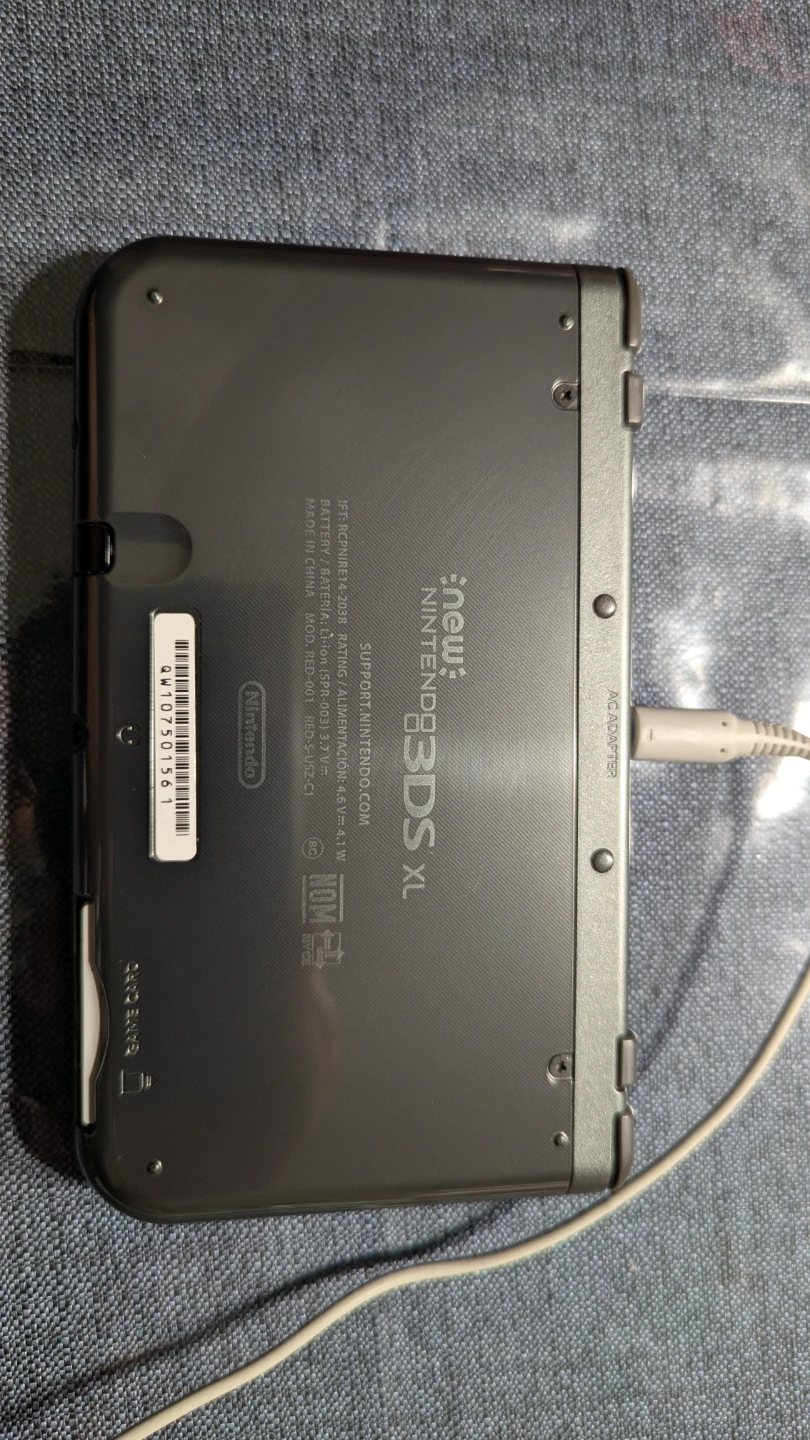 Used *Near Mint* Nintendo 3DS XL w/ Games - photo 3