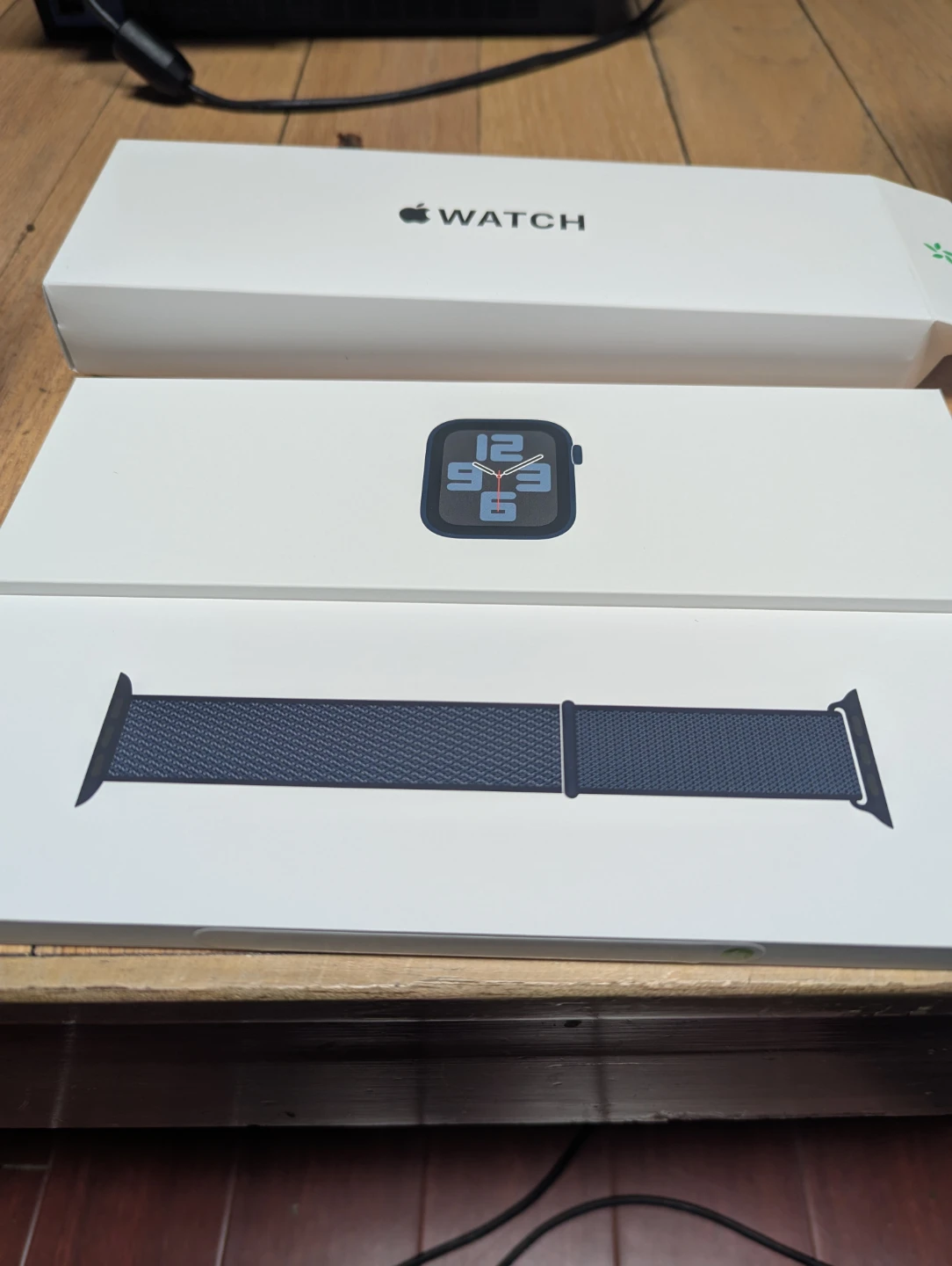 Apple Watch SE 40mm Midnight Aluminium Case with Ink Sport Loop - photo 2