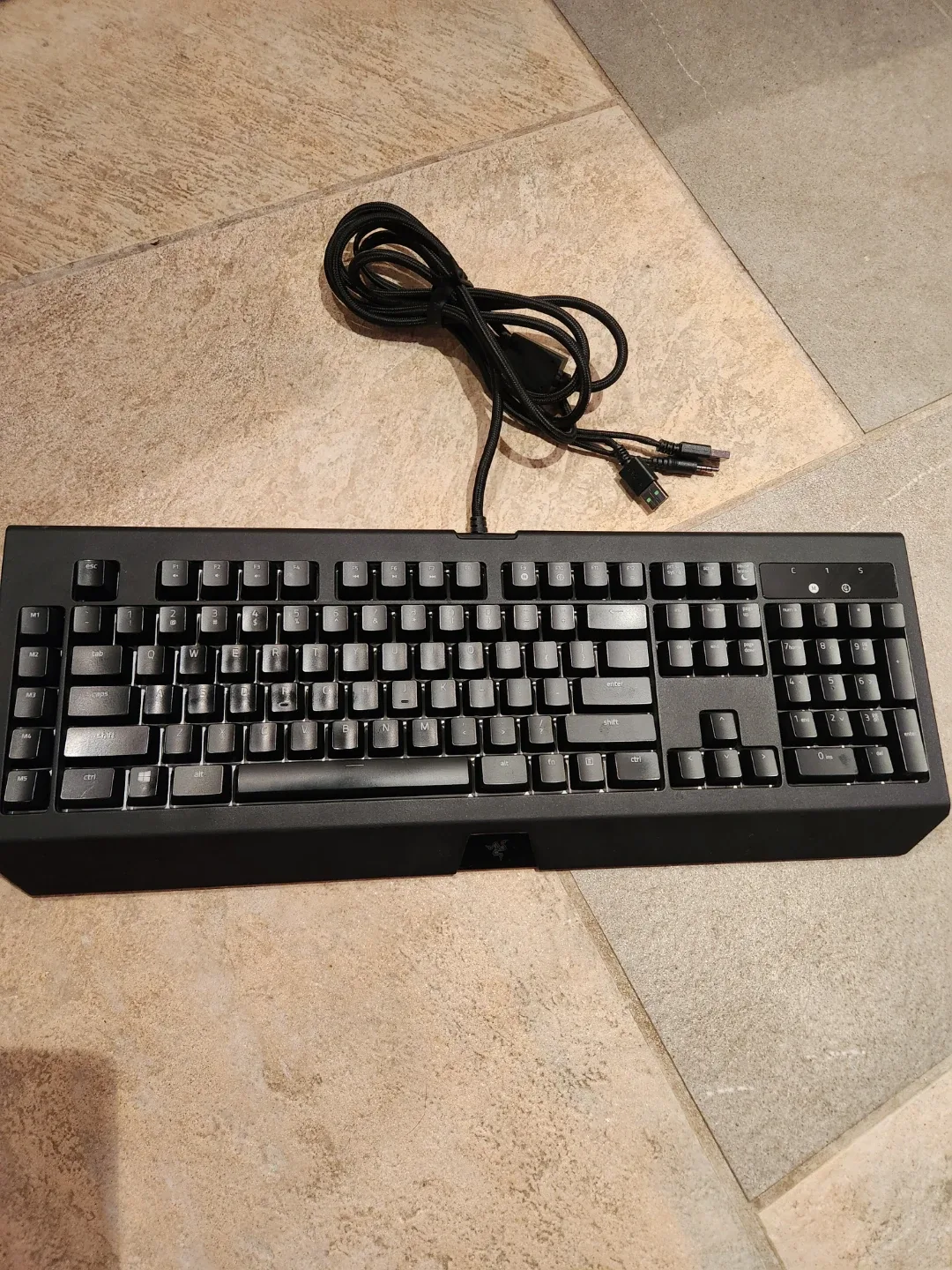 Razer Blackwidow Chroma V2 image indicator(4)