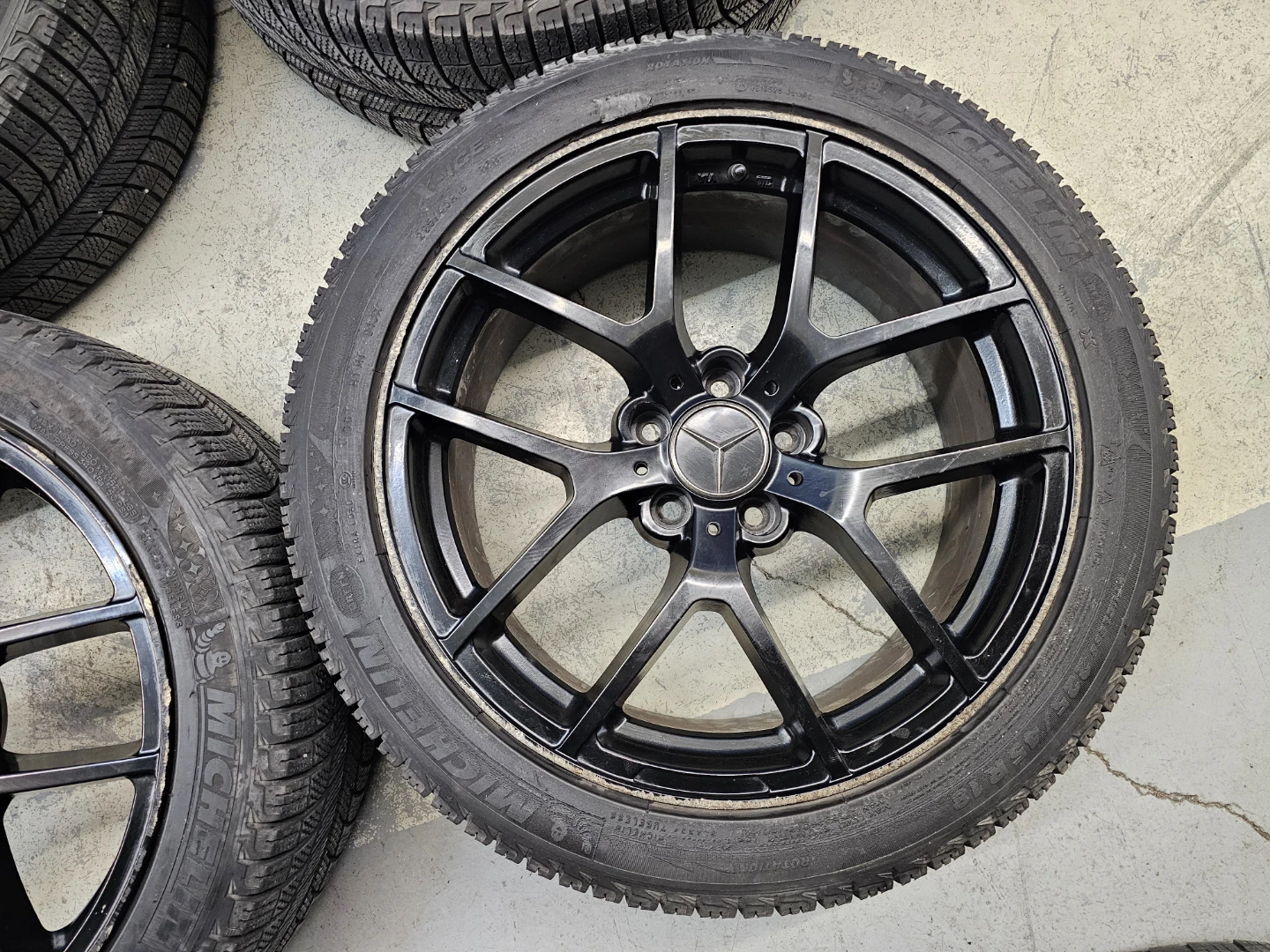 MERCEDES BENZ C-CLASS WINTER TIRES ON ALLOY RIMS 225/45 R18 - photo 4