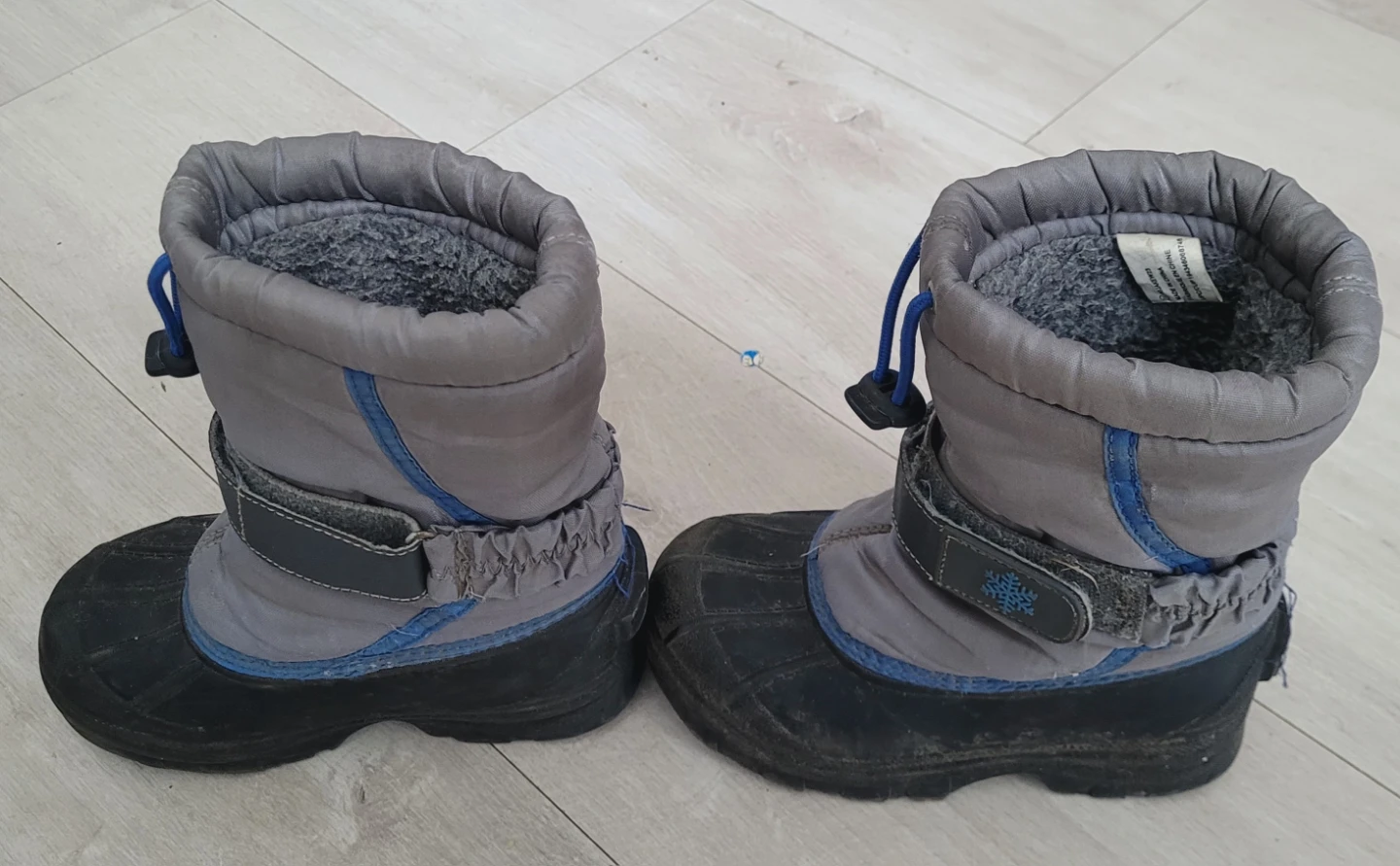 Kids' Grey Winter Snow Boots - Size 11 - photo 2