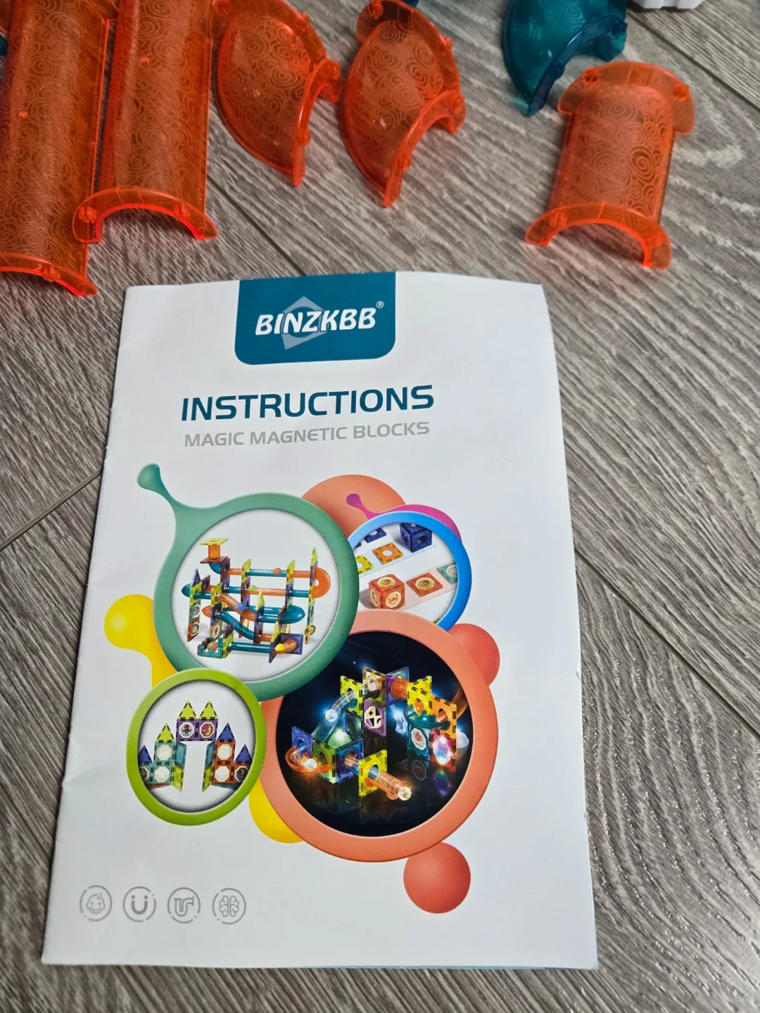 Magnetic building block marble run image indicator(6)