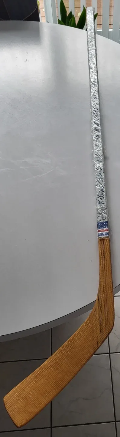 Toronto Maple Leafs Autographed Hockey Stick image indicator(2)